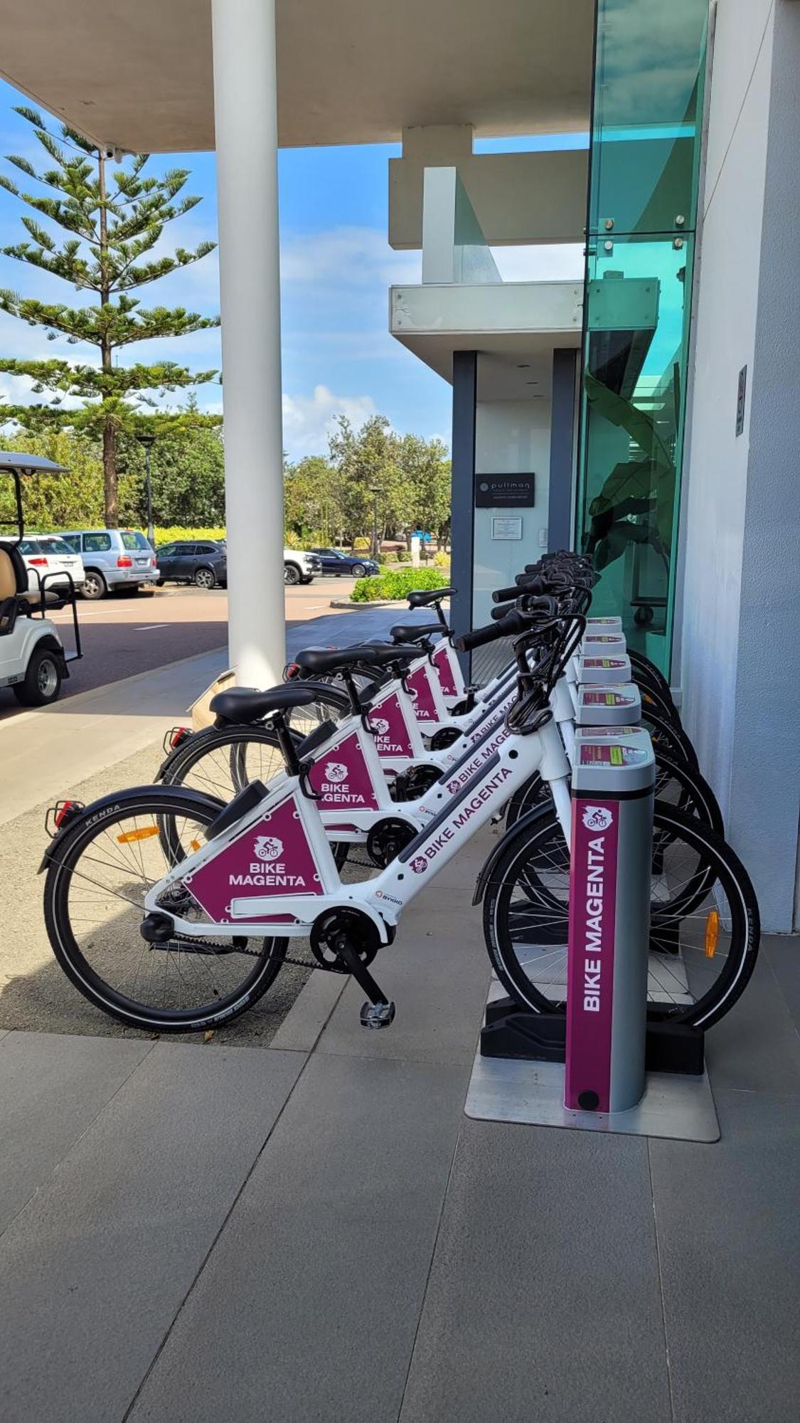 Pullman Magenta Shores Resort Entrance Kültér fotó Bike share bikes at the University of Queensland, St Lucia campus